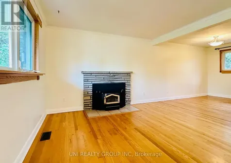 77 Meadowlands Drive Ottawa ON K2G 2R9