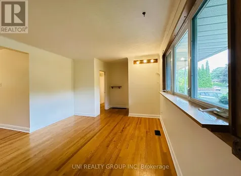 77 Meadowlands Drive Ottawa ON K2G 2R9