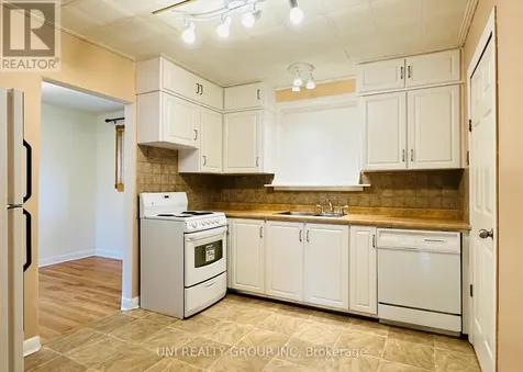 77 Meadowlands Drive Ottawa ON K2G 2R9