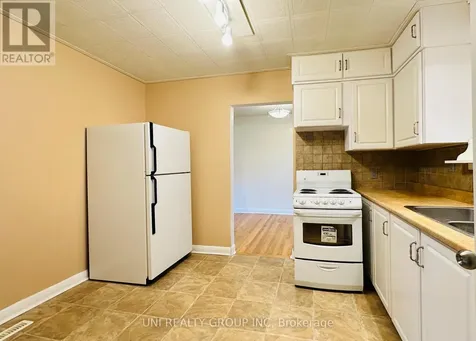 77 Meadowlands Drive Ottawa ON K2G 2R9