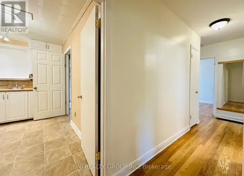 77 Meadowlands Drive Ottawa ON K2G 2R9