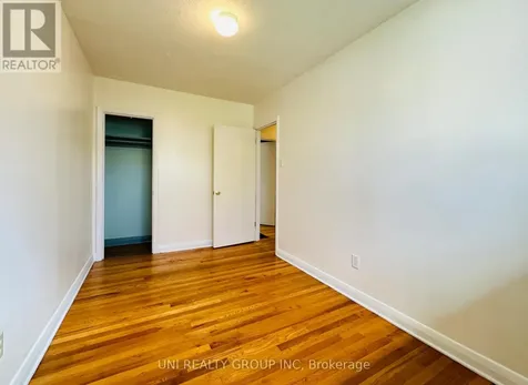 77 Meadowlands Drive Ottawa ON K2G 2R9