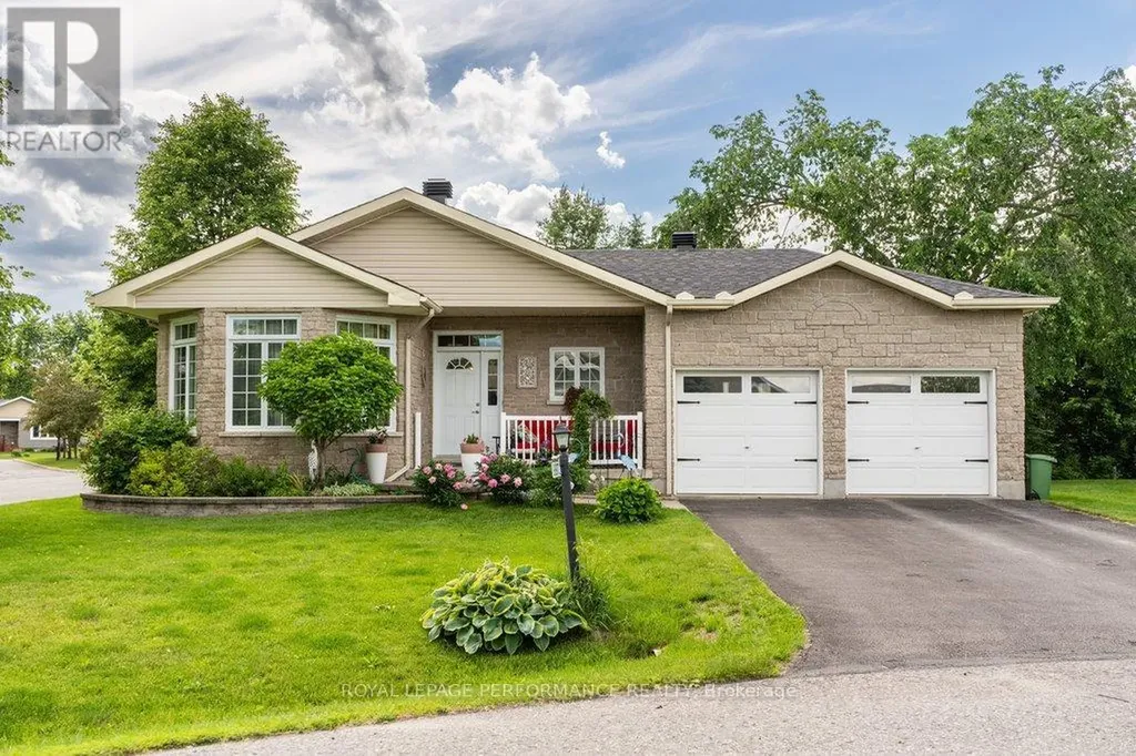 997 Ada Barrington Private Ottawa ON K4P 0A7