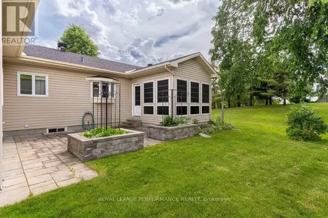 997 Ada Barrington Private Ottawa ON K4P 0A7