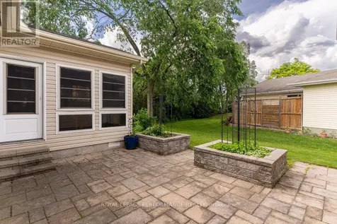 997 Ada Barrington Private Ottawa ON K4P 0A7