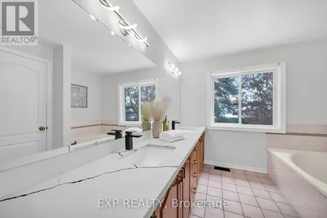 14 Sandcliffe Terrace Ottawa ON K2G 5X1
