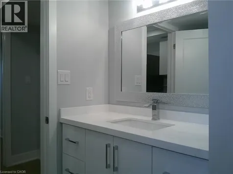 332 King Street East Stoney Creek ON L8G 1M4