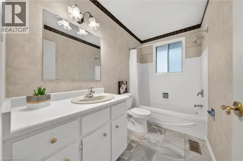 120 Arrowhead Crescent Kitchener ON N2P 1B9
