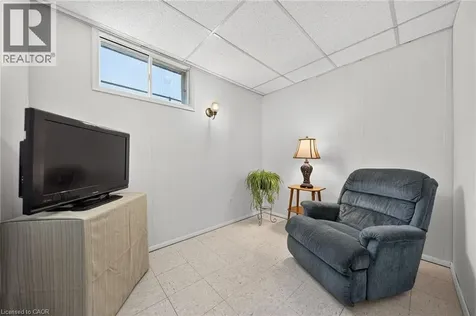 120 Arrowhead Crescent Kitchener ON N2P 1B9