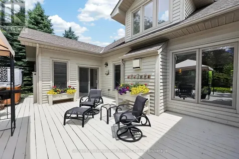 2 Evergreen Road Collingwood ON L9Y 5A8