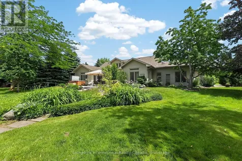 2 Evergreen Road Collingwood ON L9Y 5A8