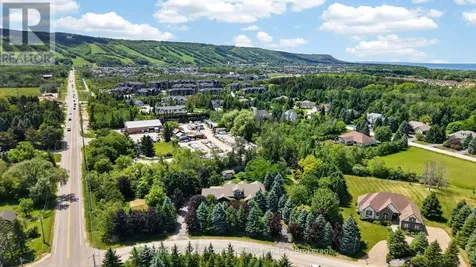 2 Evergreen Road Collingwood ON L9Y 5A8