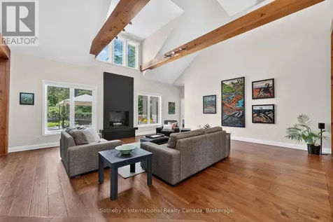 2 Evergreen Road Collingwood ON L9Y 5A8