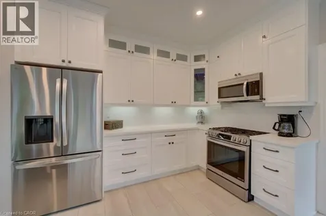 23 Stoneman Court Cambridge ON N1P 1C9