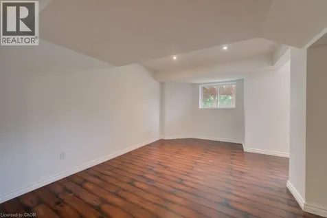 23 Stoneman Court Cambridge ON N1P 1C9