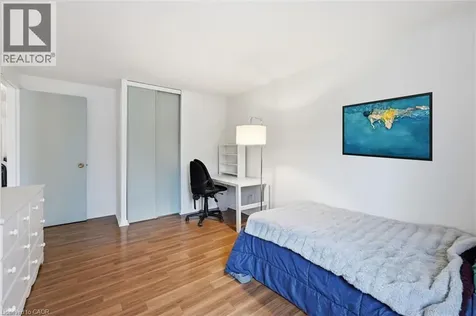 712 Auburn Crescent Burlington ON L7L 5B2