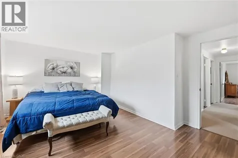 712 Auburn Crescent Burlington ON L7L 5B2