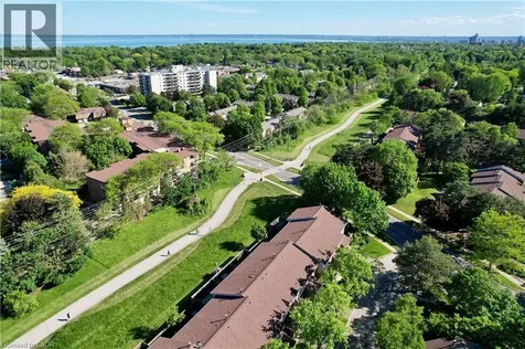 712 Auburn Crescent Burlington ON L7L 5B2