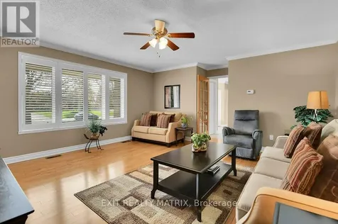 1340 Cuthbert Way Ottawa ON K4P 1A4