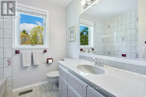 1340 Cuthbert Way Ottawa ON K4P 1A4