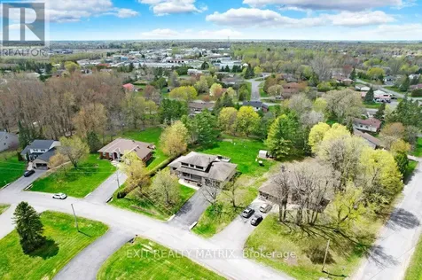 1340 Cuthbert Way Ottawa ON K4P 1A4