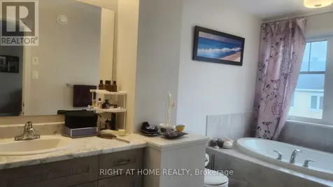 607 Egret Way Ottawa ON K2J 6K9