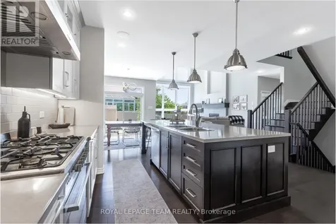 512 Breccia Heights Ottawa ON K2T 0L6