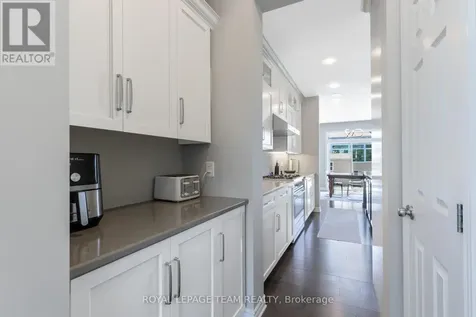 512 Breccia Heights Ottawa ON K2T 0L6