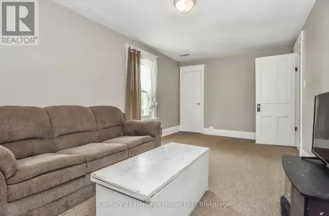 153 St Andrews Street Cambridge ON N1S 1N2