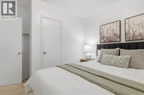 118 Wilfred Avenue Kitchener ON N2A 1X1