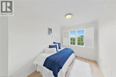2420 Ravinebrook Crescent Oakville ON L6H 6Y2