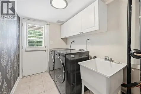 2420 Ravinebrook Crescent Oakville ON L6H 6Y2