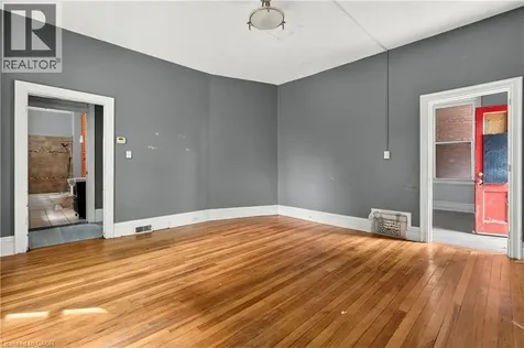 86 Sherman Avenue North Hamilton ON L8L 6M4