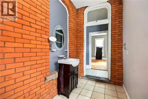 86 Sherman Avenue North Hamilton ON L8L 6M4