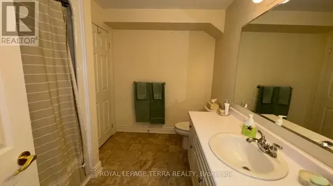 13 Montebello Terrace New Tecumseth ON L9R 2H4