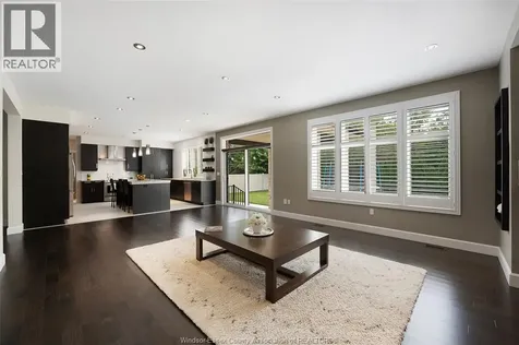 6181 Silver Maple Lasalle ON N9H 0C1