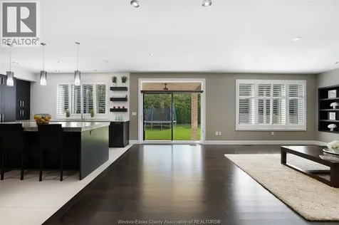 6181 Silver Maple Lasalle ON N9H 0C1