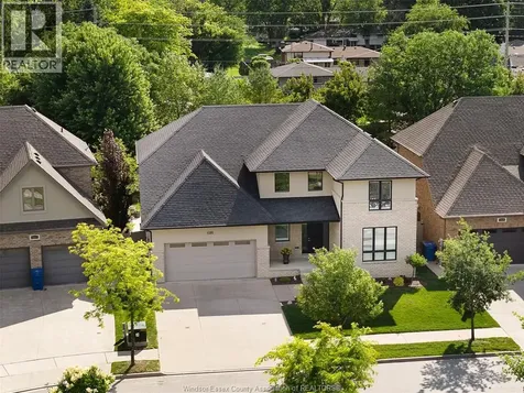 6181 Silver Maple Lasalle ON N9H 0C1