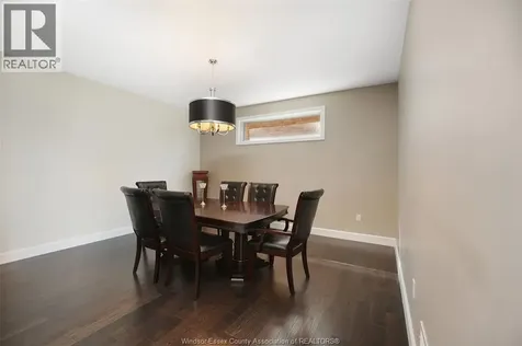 6181 Silver Maple Lasalle ON N9H 0C1