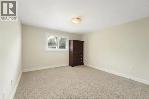 6181 Silver Maple Lasalle ON N9H 0C1