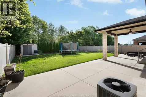 6181 Silver Maple Lasalle ON N9H 0C1