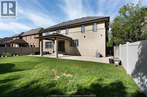 6181 Silver Maple Lasalle ON N9H 0C1