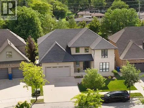 6181 Silver Maple Lasalle ON N9H 0C1