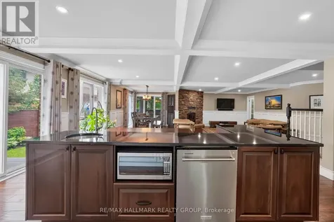 3809 Alderwood Street Ottawa ON K1T 3R3