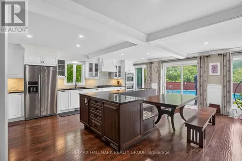 3809 Alderwood Street Ottawa ON K1T 3R3