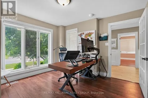 3809 Alderwood Street Ottawa ON K1T 3R3