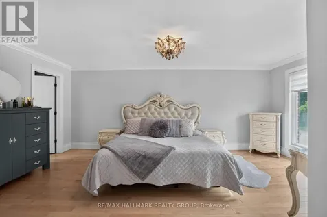 3809 Alderwood Street Ottawa ON K1T 3R3