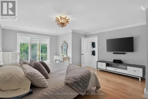 3809 Alderwood Street Ottawa ON K1T 3R3