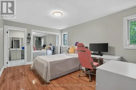 3809 Alderwood Street Ottawa ON K1T 3R3