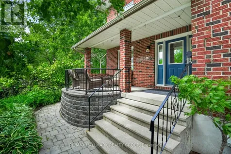 3809 Alderwood Street Ottawa ON K1T 3R3